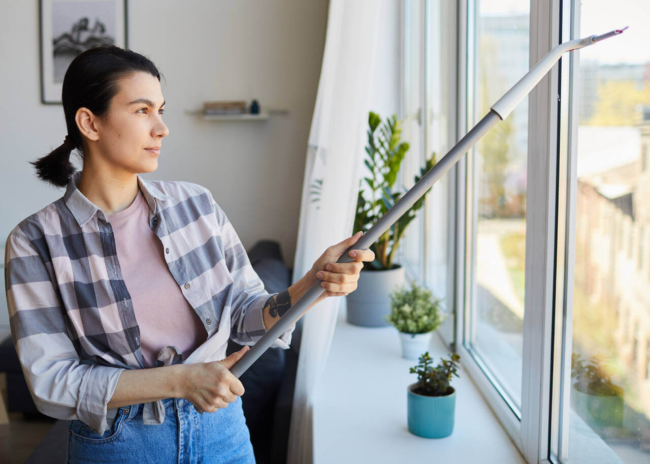 How to Clean Your Vinyl Windows in San Diego